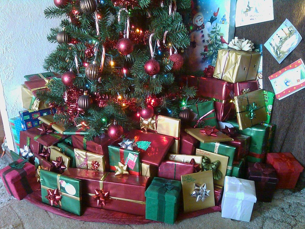 מתנות חג המולד: מה לתתץ סימנים שונים בגלגל המזלות